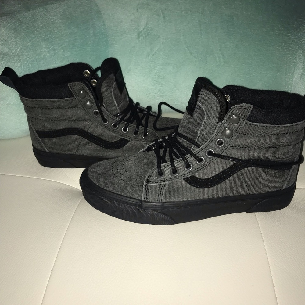 NWOT Black VANS
